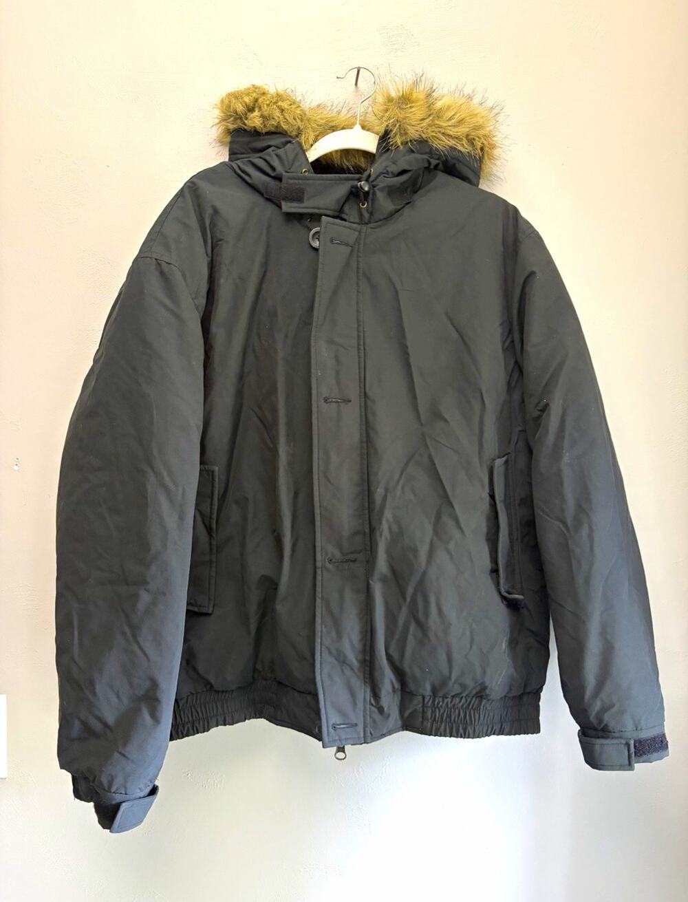 Vintage Consensus Men’s Black Hooded Down Bomber Jacket Faux Fur Trim L (0183)
